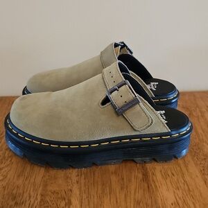 NWT - Dr. Martens Zebzag Suede Casual Slingback Platform Mules